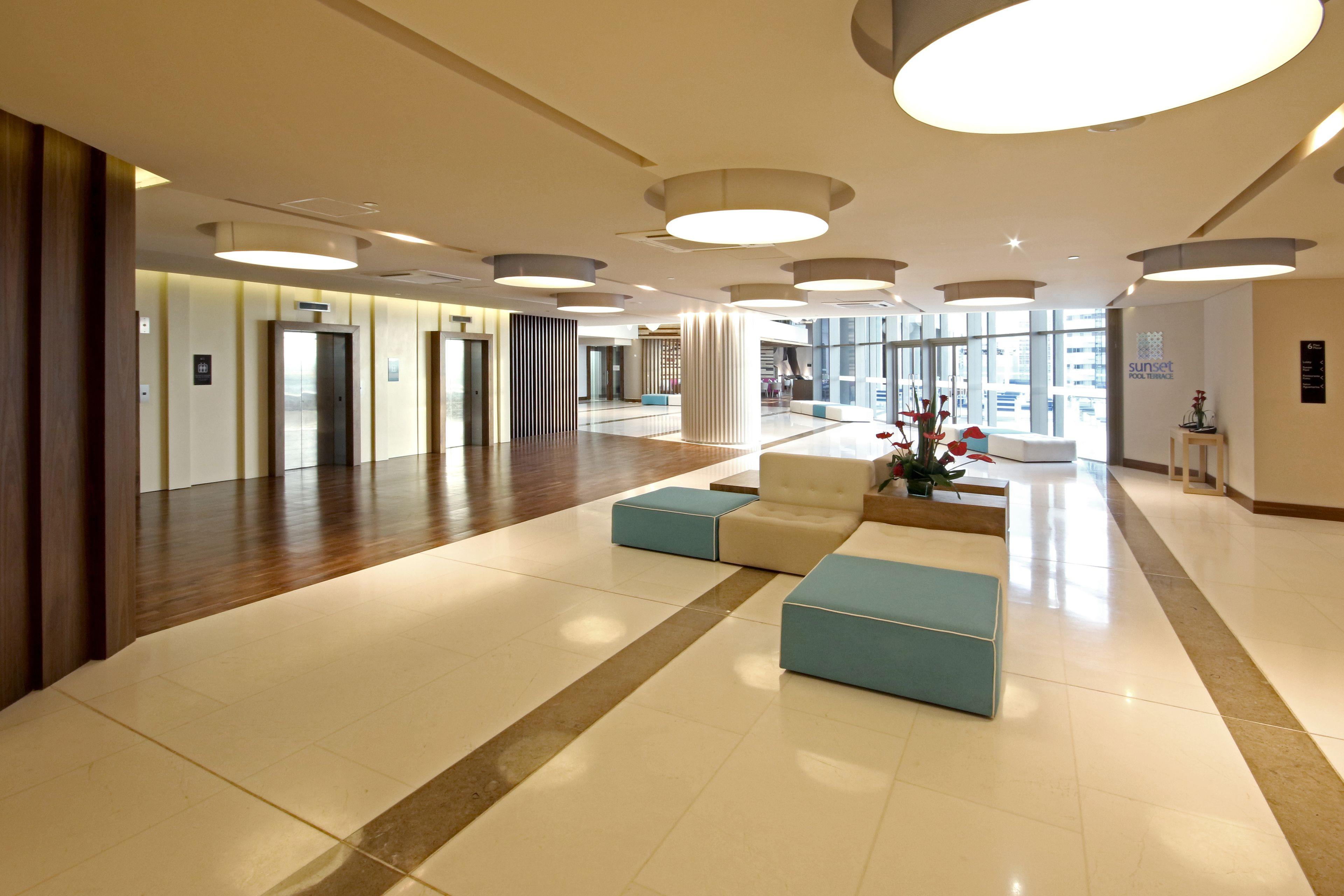 Intercontinental By Ihg 5*