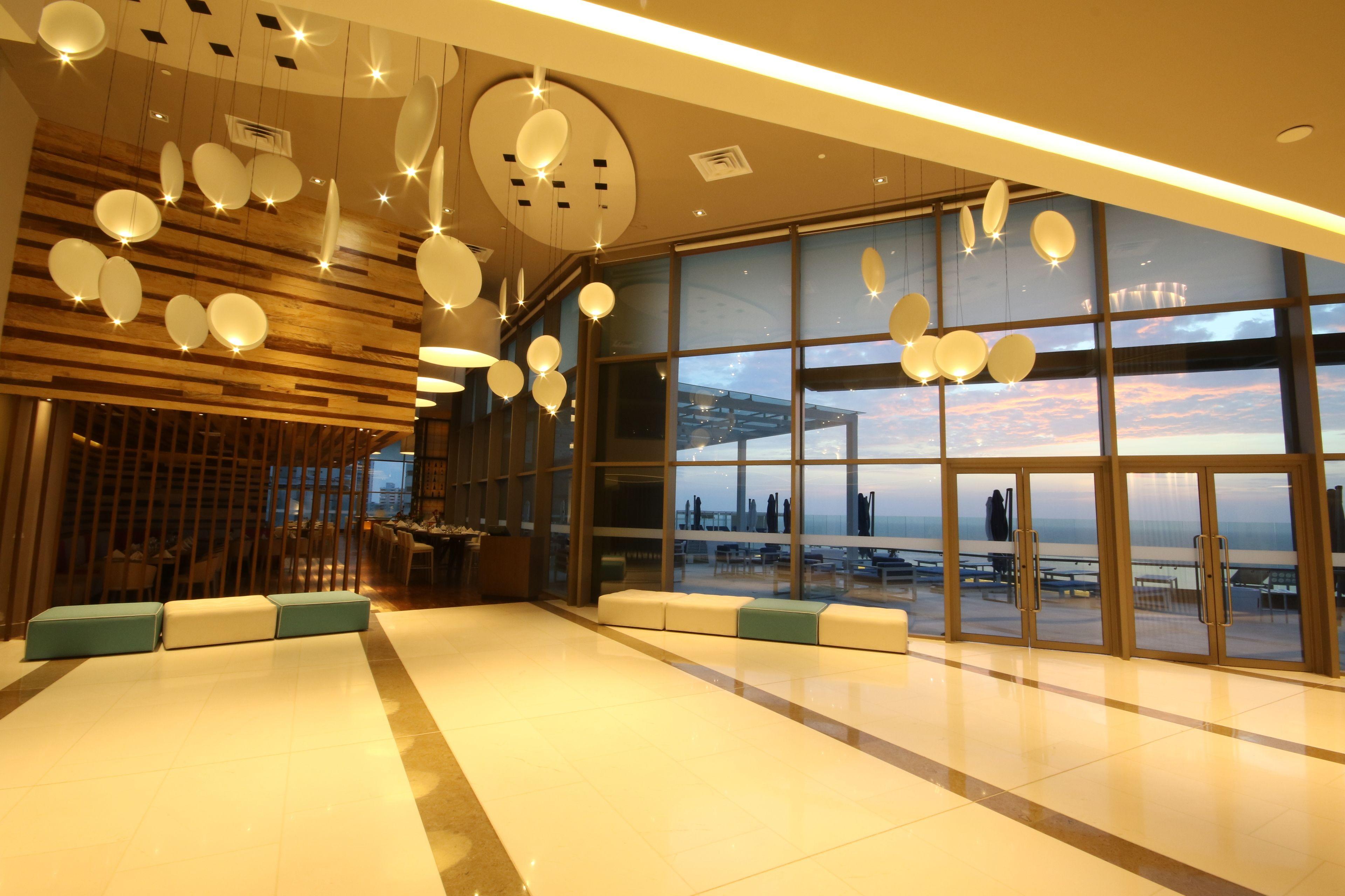 Intercontinental By Ihg 5*