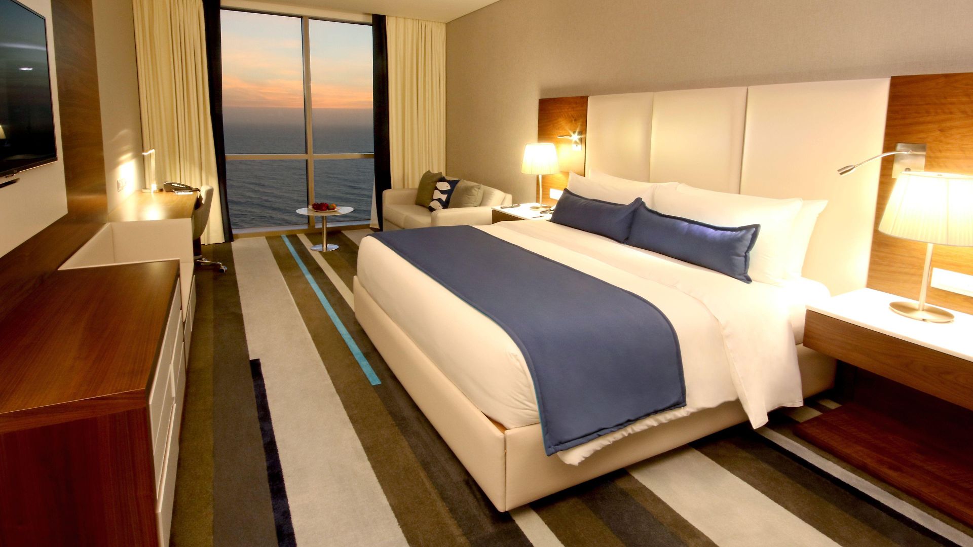 Intercontinental By Ihg 5*