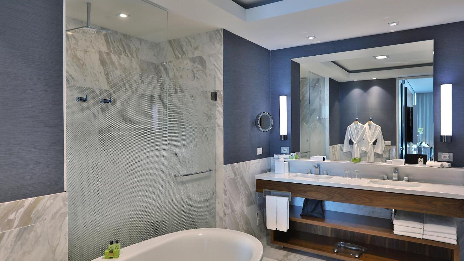 Intercontinental By Ihg 5*