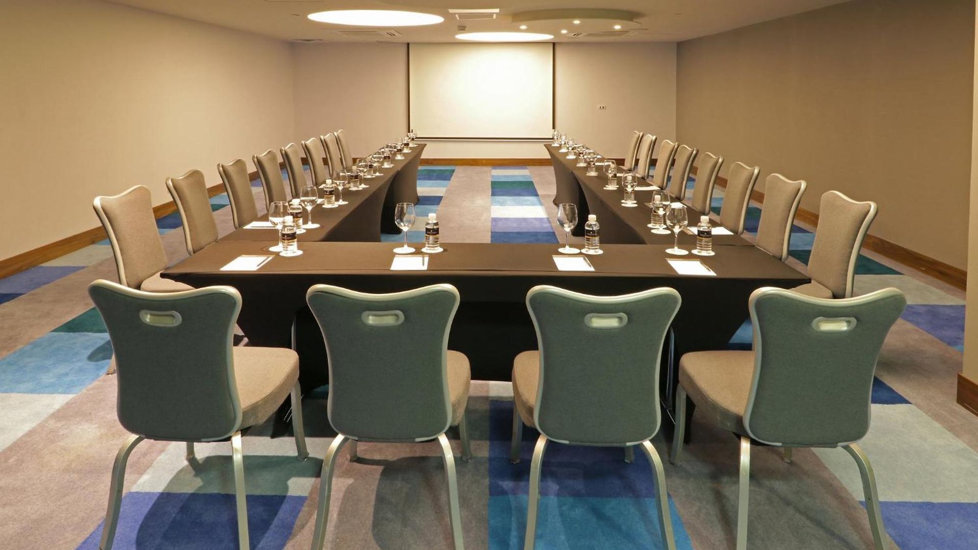 Intercontinental By Ihg 5*